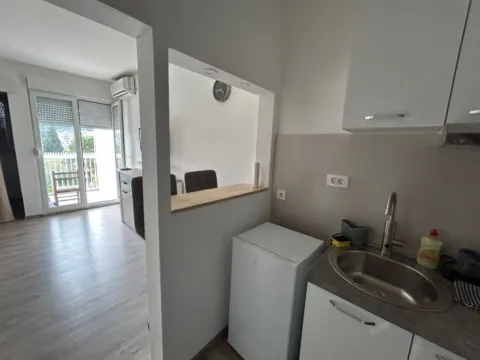 Izdavanje, garsonjera, 30m², Pobrežje, Podgorica - image 10