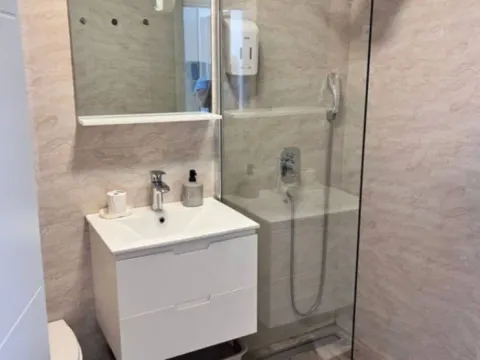 Izdavanje, jednosoban stan, 48m², Bečići, Budva - image 9