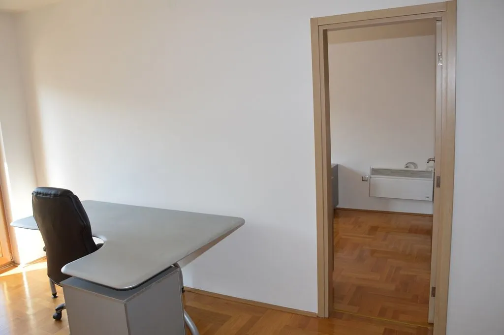 Rent, office space, 52m², Preko Morače, Podgorica