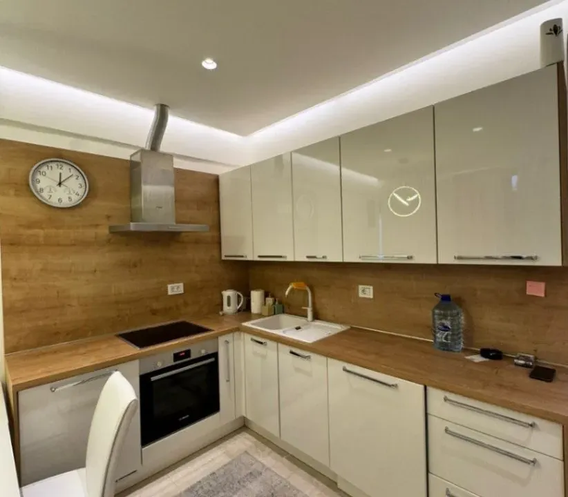 Izdavanje, dvosoban stan, 48m², Budva, Crna Gora