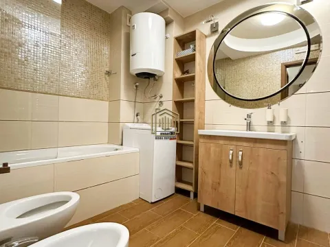 Izdavanje, dvosoban stan, 90m², Stari Aerodrom, Podgorica - image 13