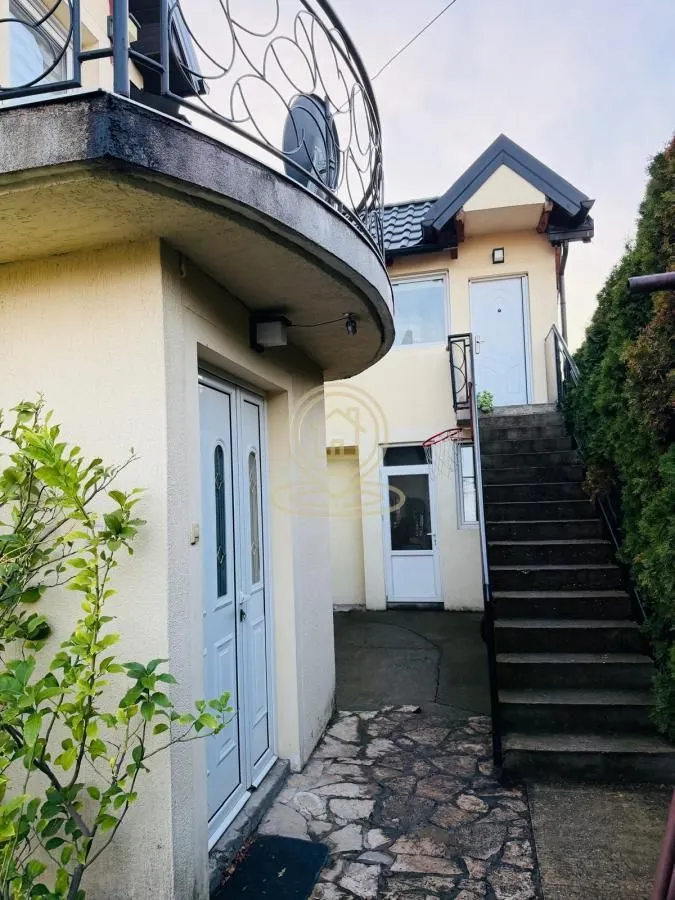 Prodaja, kuća, 570m², Surčin, Beograd