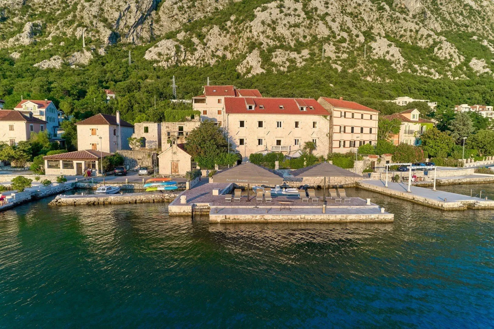 Rent, house, 2117m², Kotor, Crna Gora