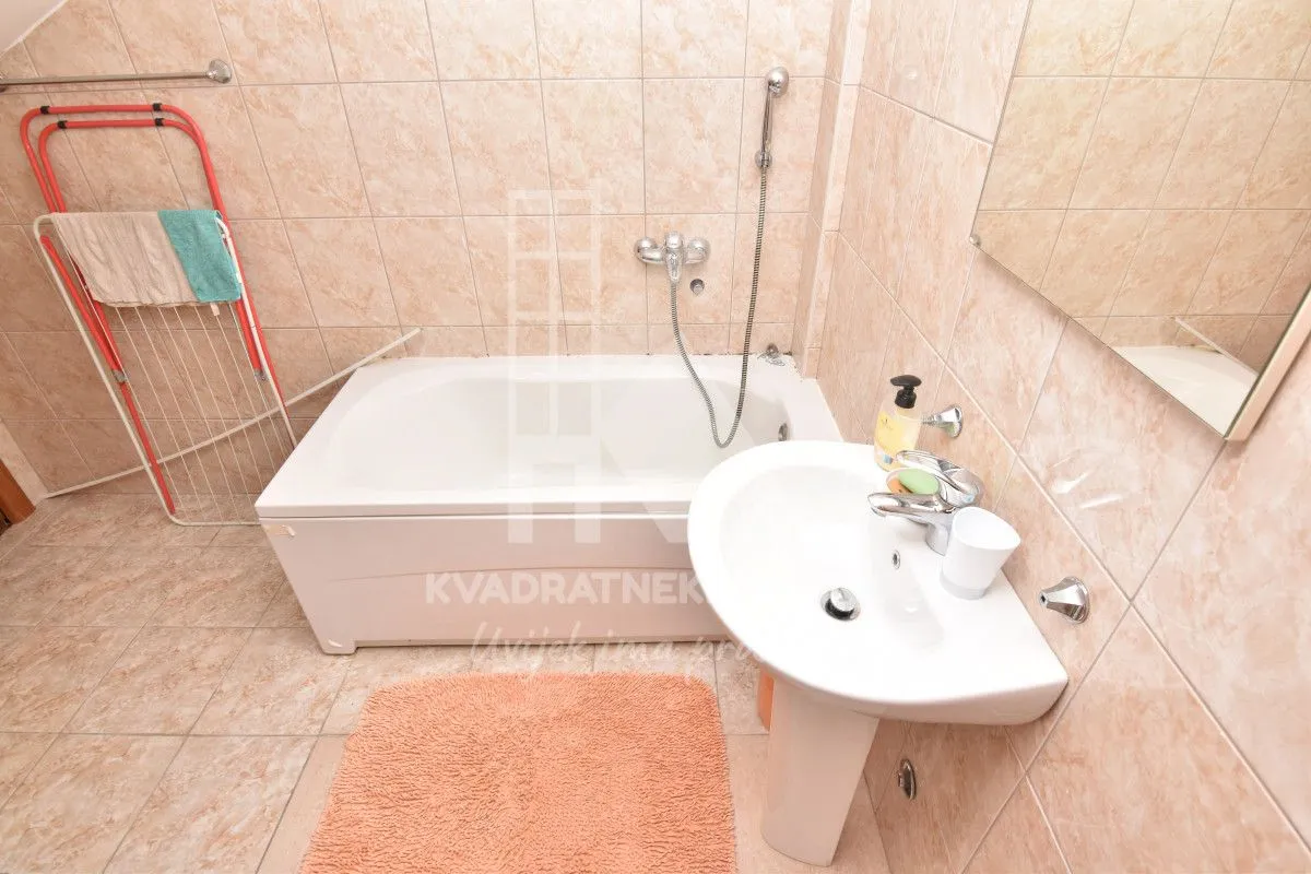 Izdavanje, jednosoban stan, 38m², 1 maj, Podgorica