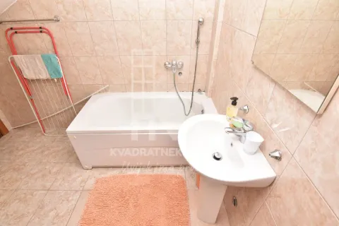 Izdavanje, jednosoban stan, 38m², 1 maj, Podgorica - image 11