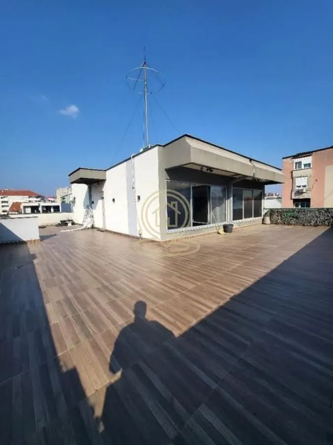 Izdavanje, poslovni prostor, 222m², Crveni Pevac, Niš