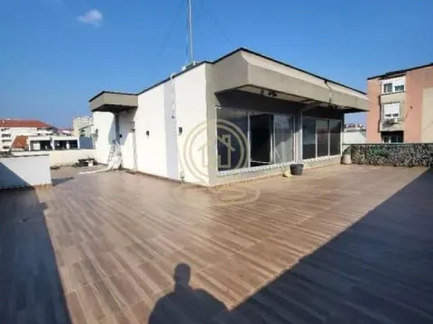 Poslovni prostor in Crveni Pevac