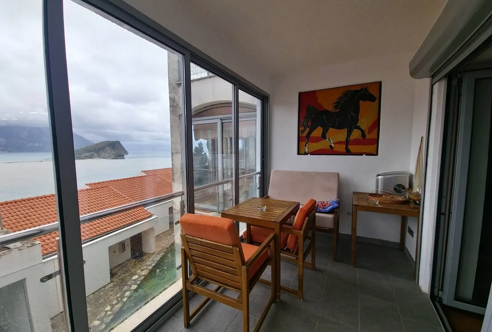 Izdavanje, jednosoban stan, 50m², Budva, Crna Gora