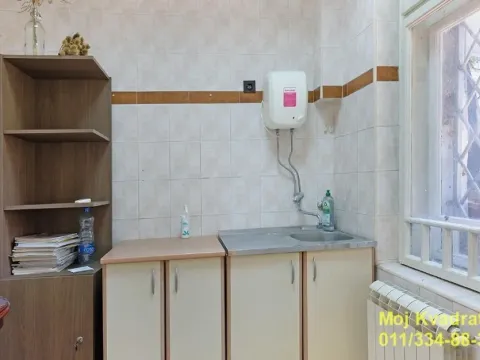 Izdavanje, trosoban stan, 92m², Neimar, Vračar Sve Podlokacije - image 5