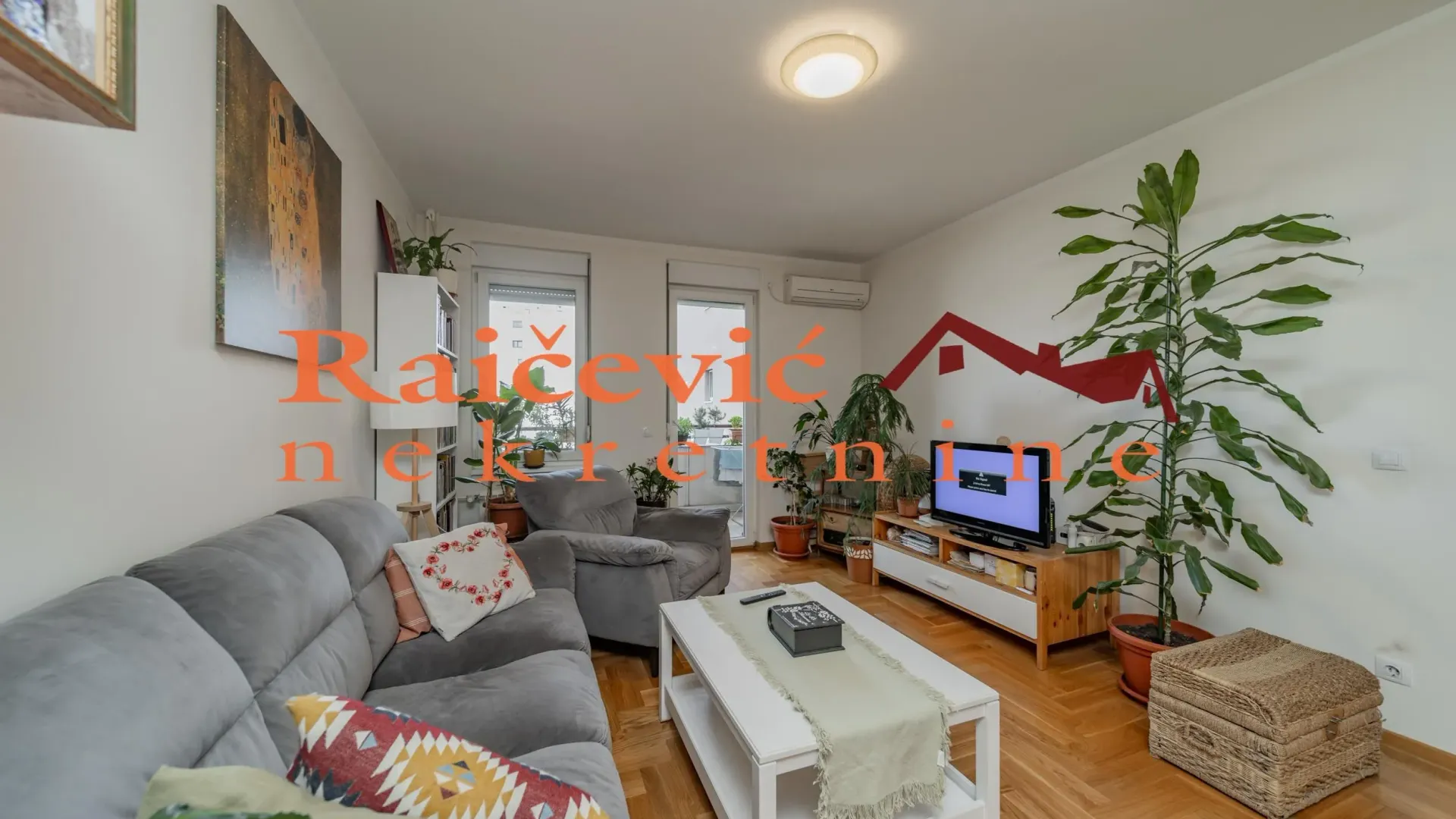 Prodaja, trosoban stan, 82m², Vračar, Šid