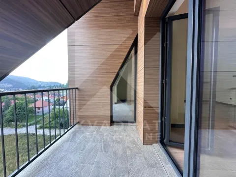 Prodaja, četvorosoban stan, 107m², Centar, Kolašin - image 29