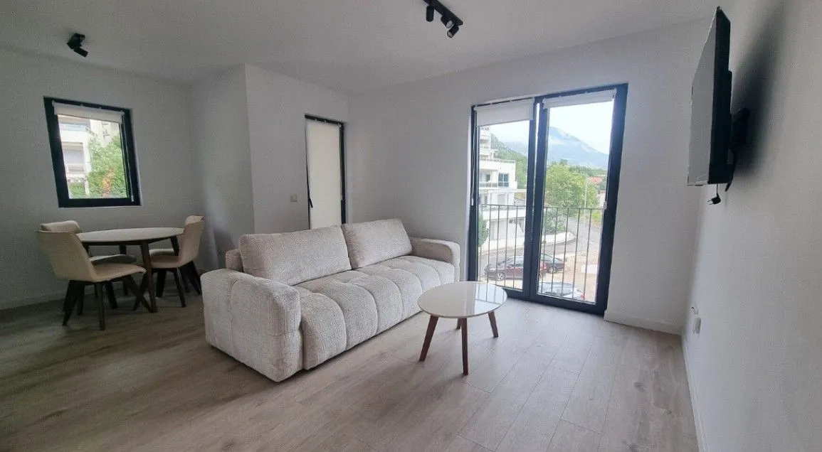 Prodaja, jednosoban stan, 38m², Dobrota, Kotor