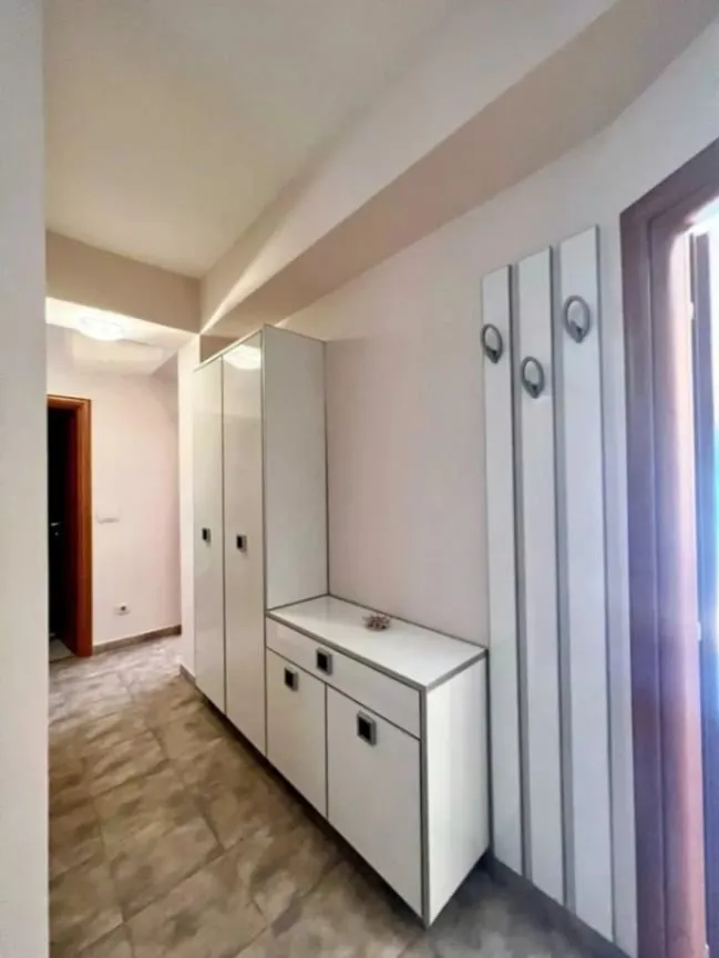 Izdavanje, jednosoban stan, 55m², 1 maj, Podgorica