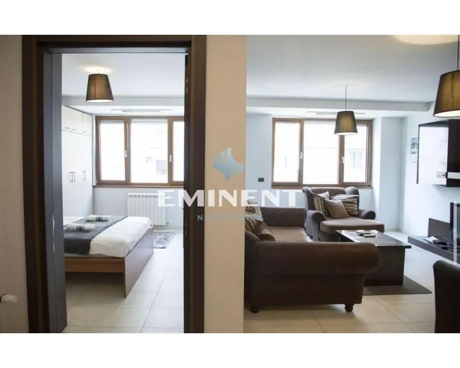 Izdavanje, dvosoban stan, 52m², Crveni Krst, Beograd