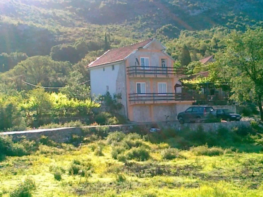 Sale, house, 118m², Dodoši, Cetinje