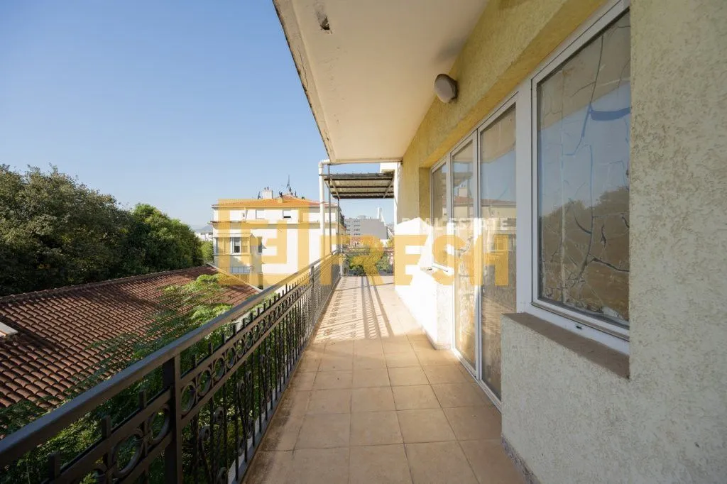 Rent, office space, 1000m², Centar, Podgorica