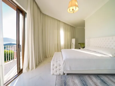 Prodaja, kuća, 285m², Tivat, Crna Gora - image 17