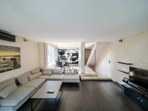 Sale, house, 209m², Kanarevo Brdo, Beograd