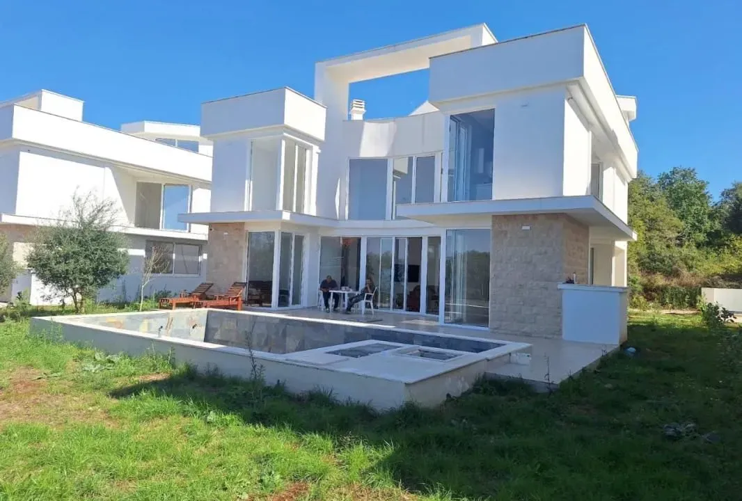 Sale, house, 467m², Prijevor, Budva