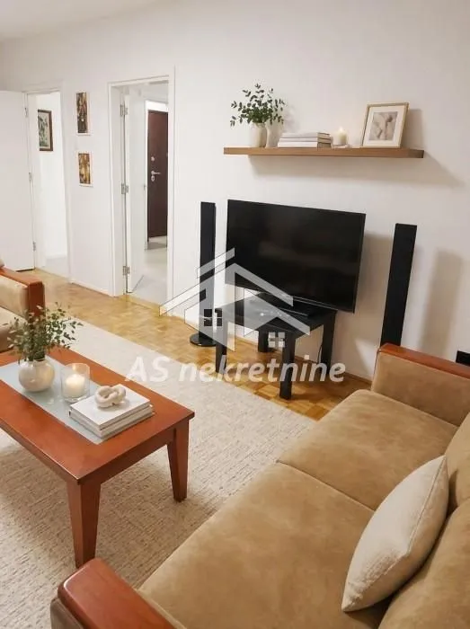 Izdavanje, dvosoban stan, 65m², Slavija, Vračar Sve Podlokacije
