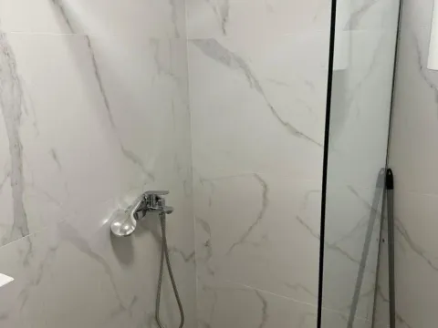 Izdavanje, jednosoban stan, 44m², Pobrežje, Podgorica - image 14