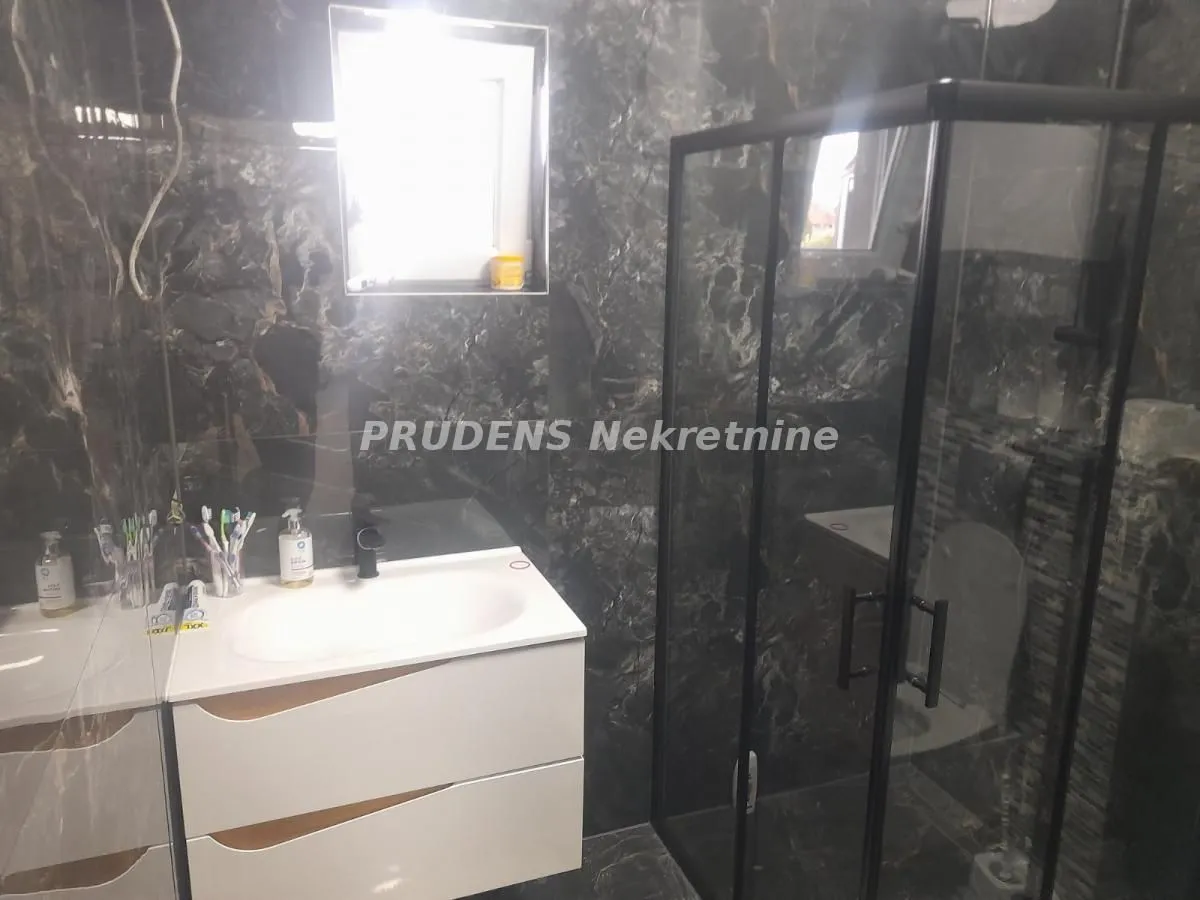 Sale, house, 218m², Surčin, Beograd