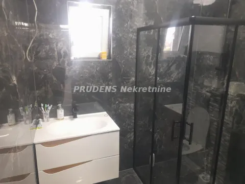 Prodaja, kuća, 218m², Surčin, Beograd - image 4