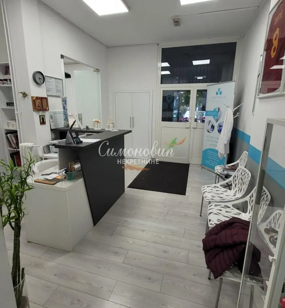 Rent, office space, 136m², Čukarica, Beograd