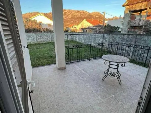 Rent, house, 400m², Zlatica, Podgorica - image 12