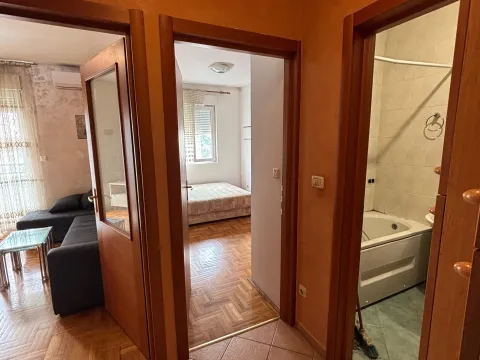 Rent, one bedroom apartment, 40m², Stari Aerodrom, Podgorica - image 4