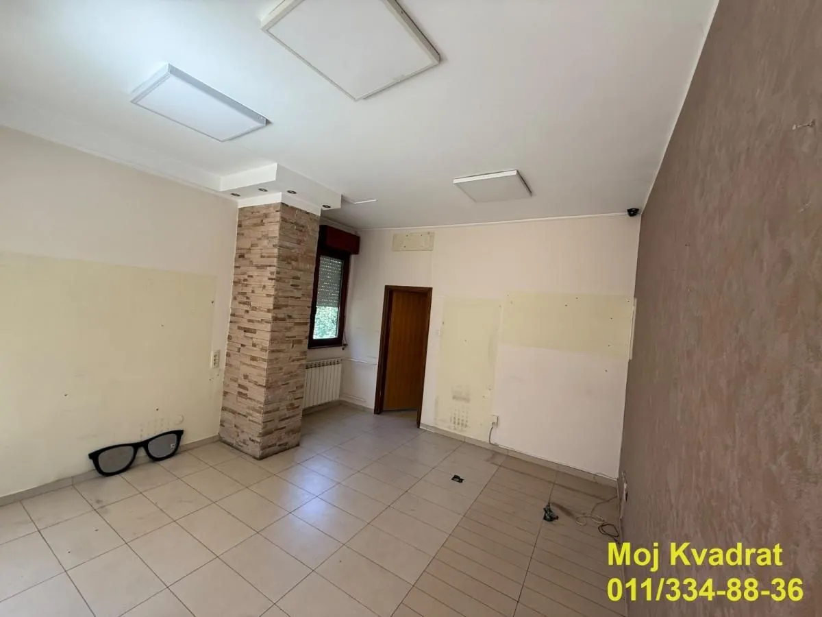 Rent, office space, 24m², Šumice, Beograd