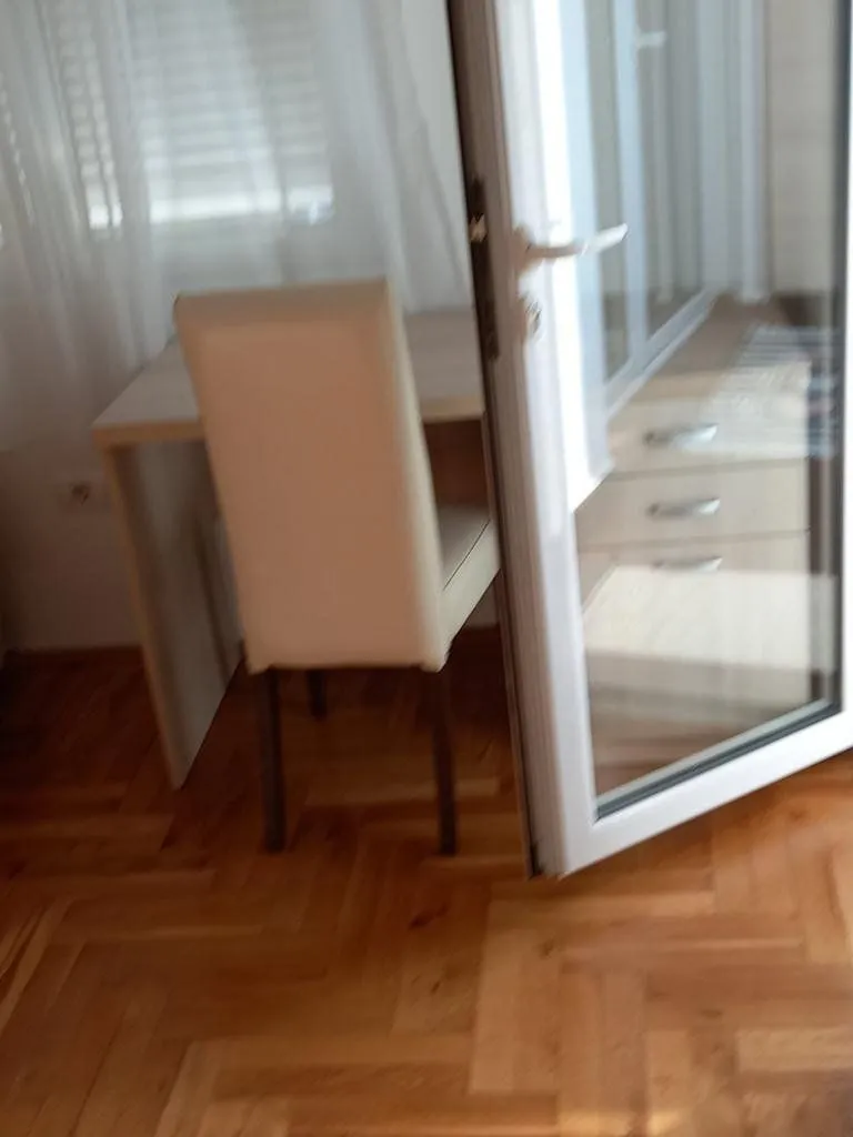 Izdavanje, dvosoban stan, 67m², Podgorica, Crna Gora