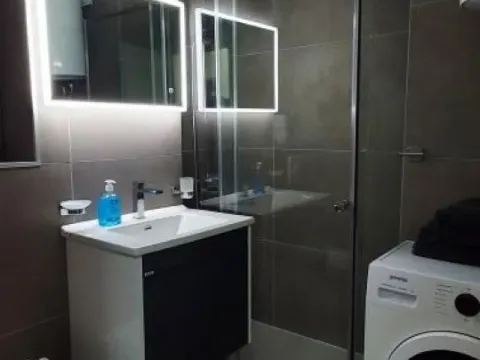 Izdavanje, jednosoban stan, 40m², Tivat, Crna Gora - image 2