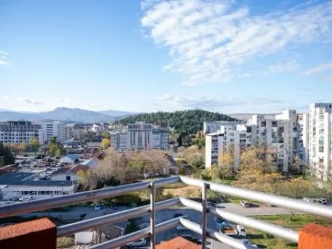 Izdavanje, dvosoban stan, 88m², Tuški Put, Podgorica - image 9