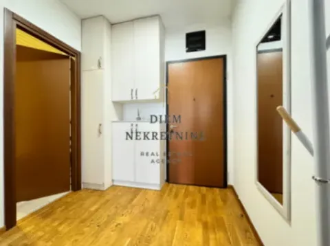 Izdavanje, jednosoban stan, 55m², City Kvart, Podgorica - image 6