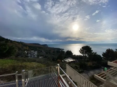 Prodaja, trosoban stan, 116m², Crvena Glavica, Budva - image 1