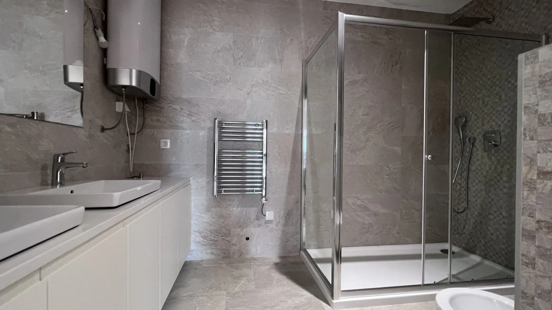 Sale, five bedroom apartment, 198m², Kotor, Crna Gora