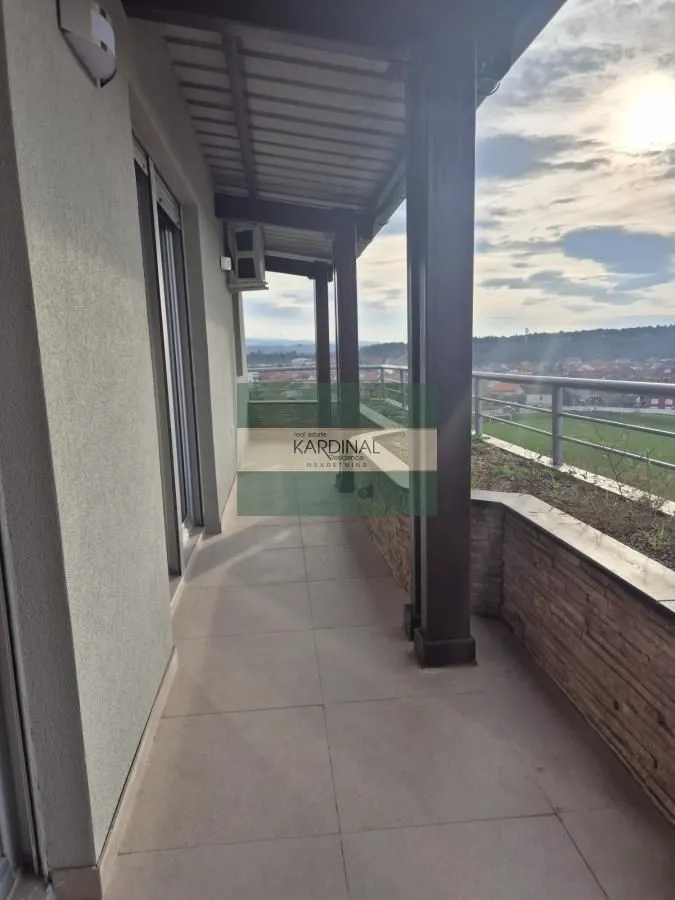Prodaja, trosoban stan, 95m², Vašarište, Jagodina