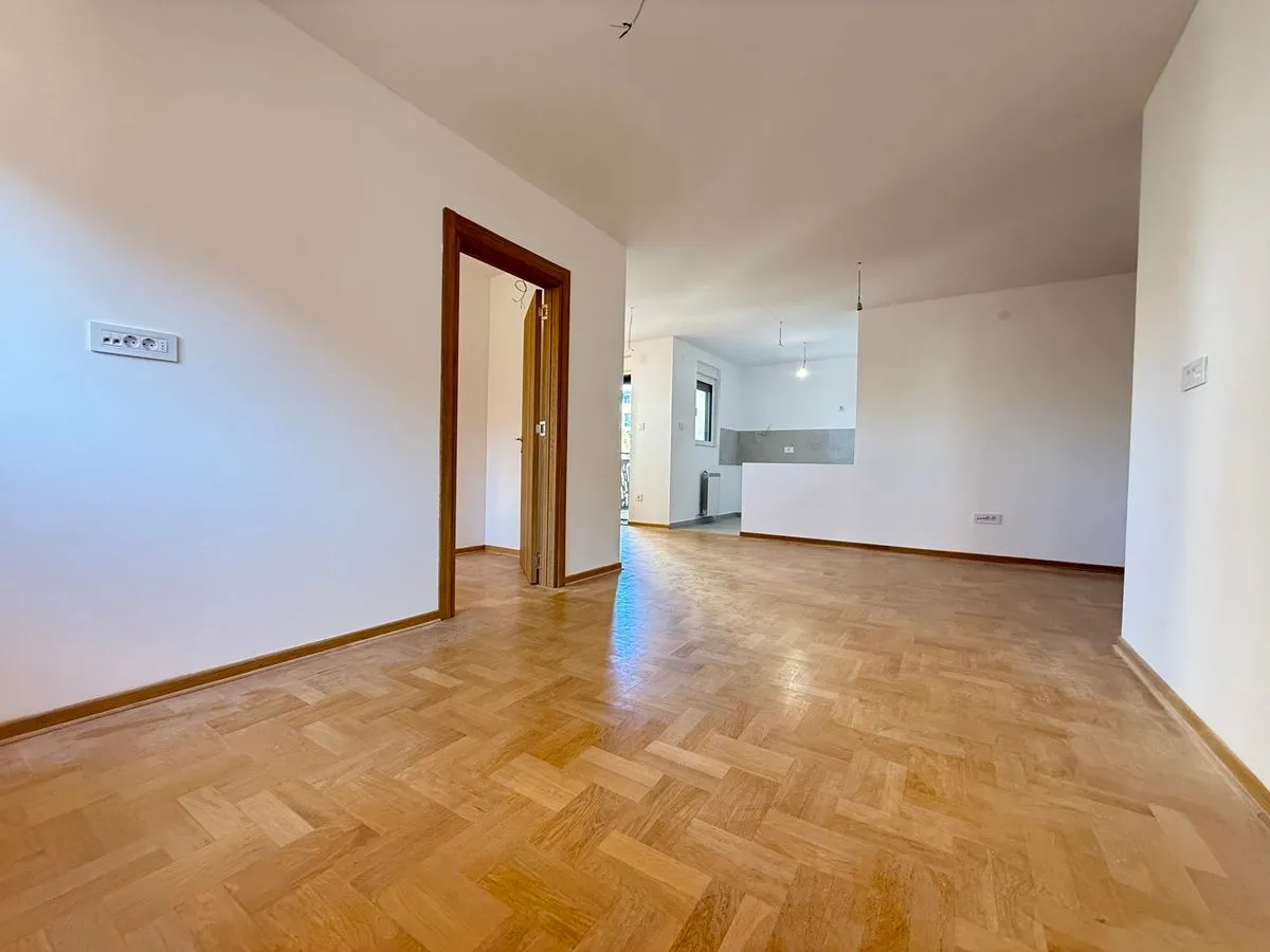 Prodaja, trosoban stan, 65m², Cvetkova Pijaca, Zvezdara Sve Podlokacije