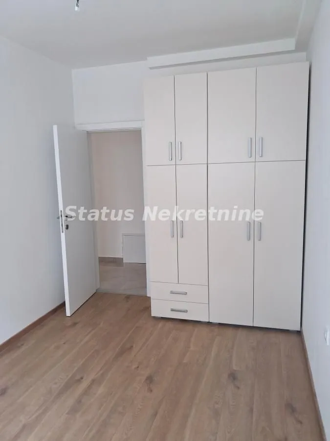 Izdavanje, trosoban stan, 77m², Adamovićevo Naselje, Novi Sad Sve Podlokacije
