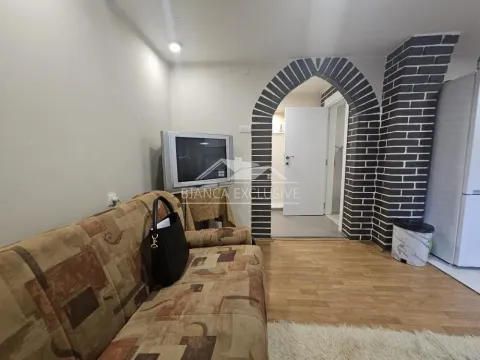 Prodaja, jednosoban stan, 36m², Zemun Kalvarija, Zemun Sve Podlokacije - image 2