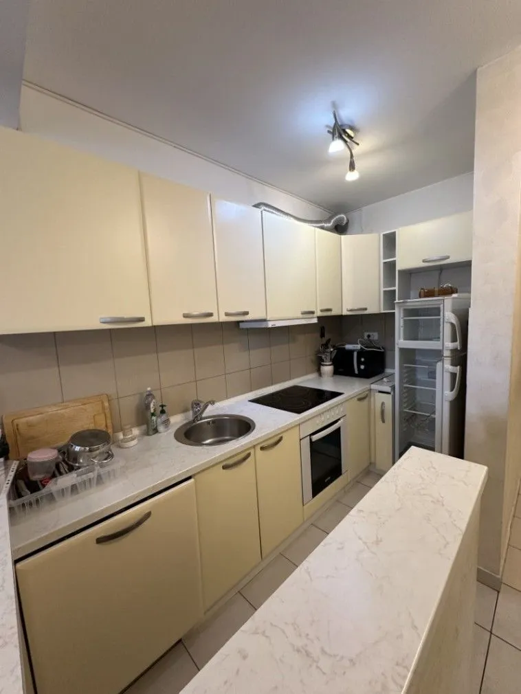 Izdavanje, trosoban stan, 86m², Gorica C, Podgorica