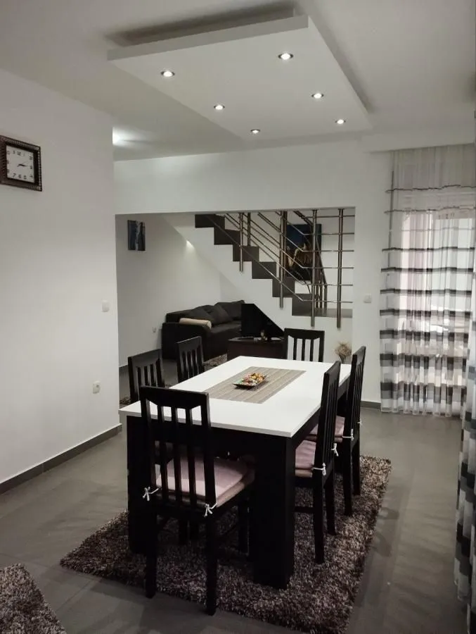 Rent, two bedroom apartment, 70m², Tivat, Crna Gora