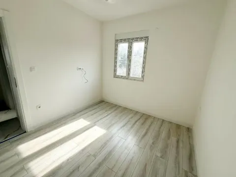 Prodaja, trosoban stan, 53m², Gorica C, Podgorica - image 8