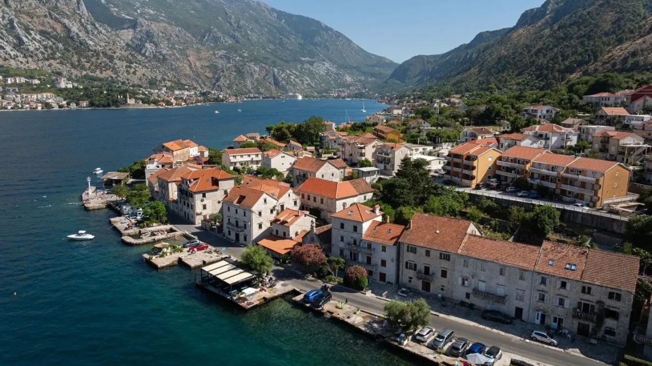 Prodaja, kuća, 251m², Prčanj, Kotor