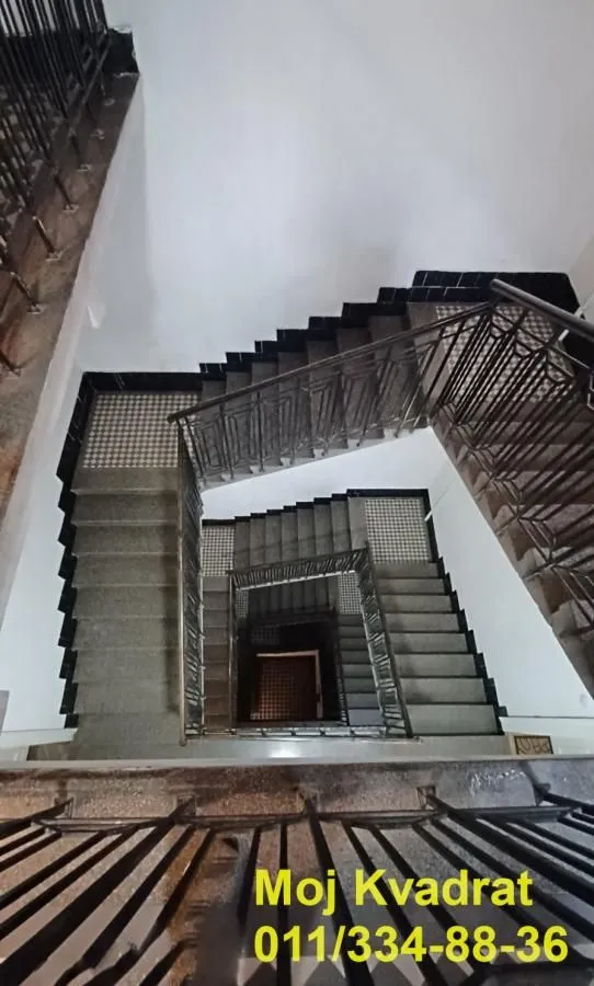 Prodaja, trosoban stan, 54m², Savski Venac, Beograd