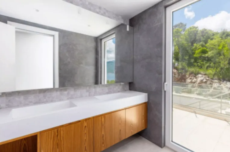 Prodaja, kuća, 350m², Krašići, Tivat