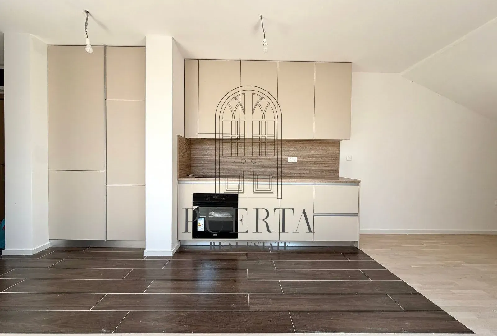 Prodaja, garsonjera, 45m², Tološi, Podgorica