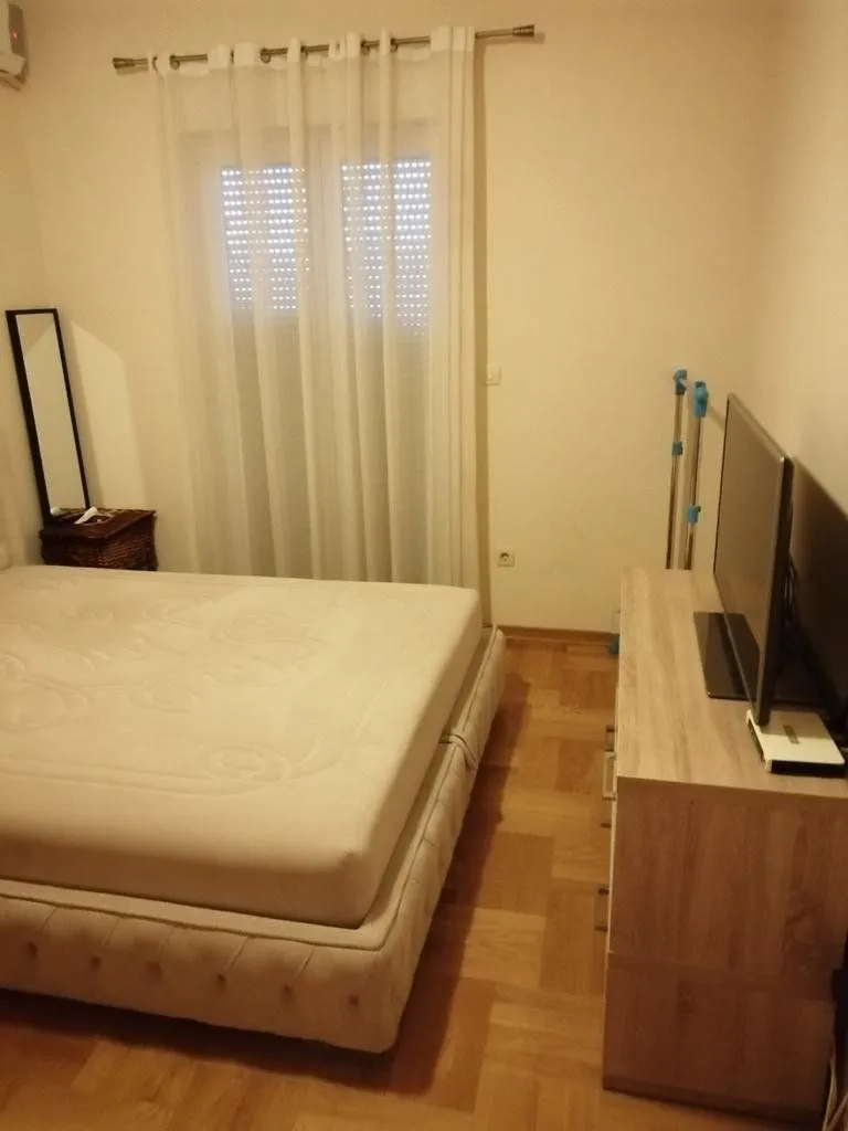 Izdavanje, trosoban stan, 100m², Blok 6, Podgorica