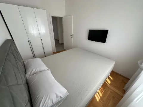 Rent, four bedroom apartment, 129m², Bečići, Budva - image 16